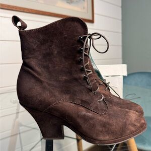 Kenneth Cole Brown Suede Ankle Boots